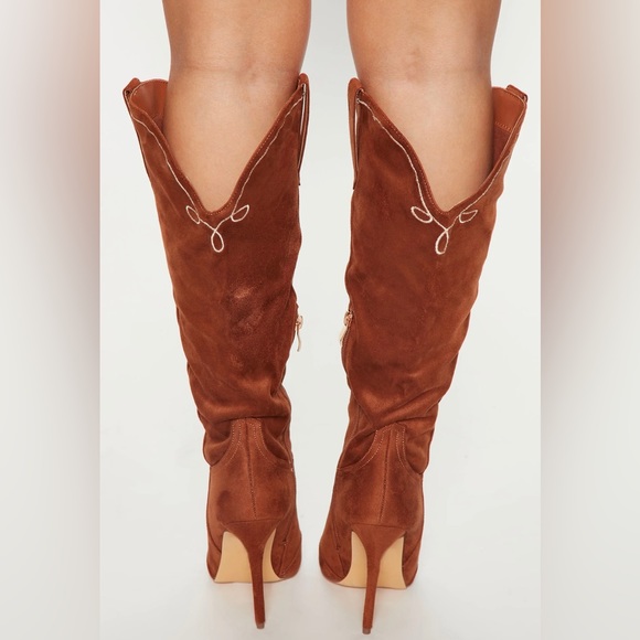 Brown Western Heeled Boots - Picture 3 of 4
